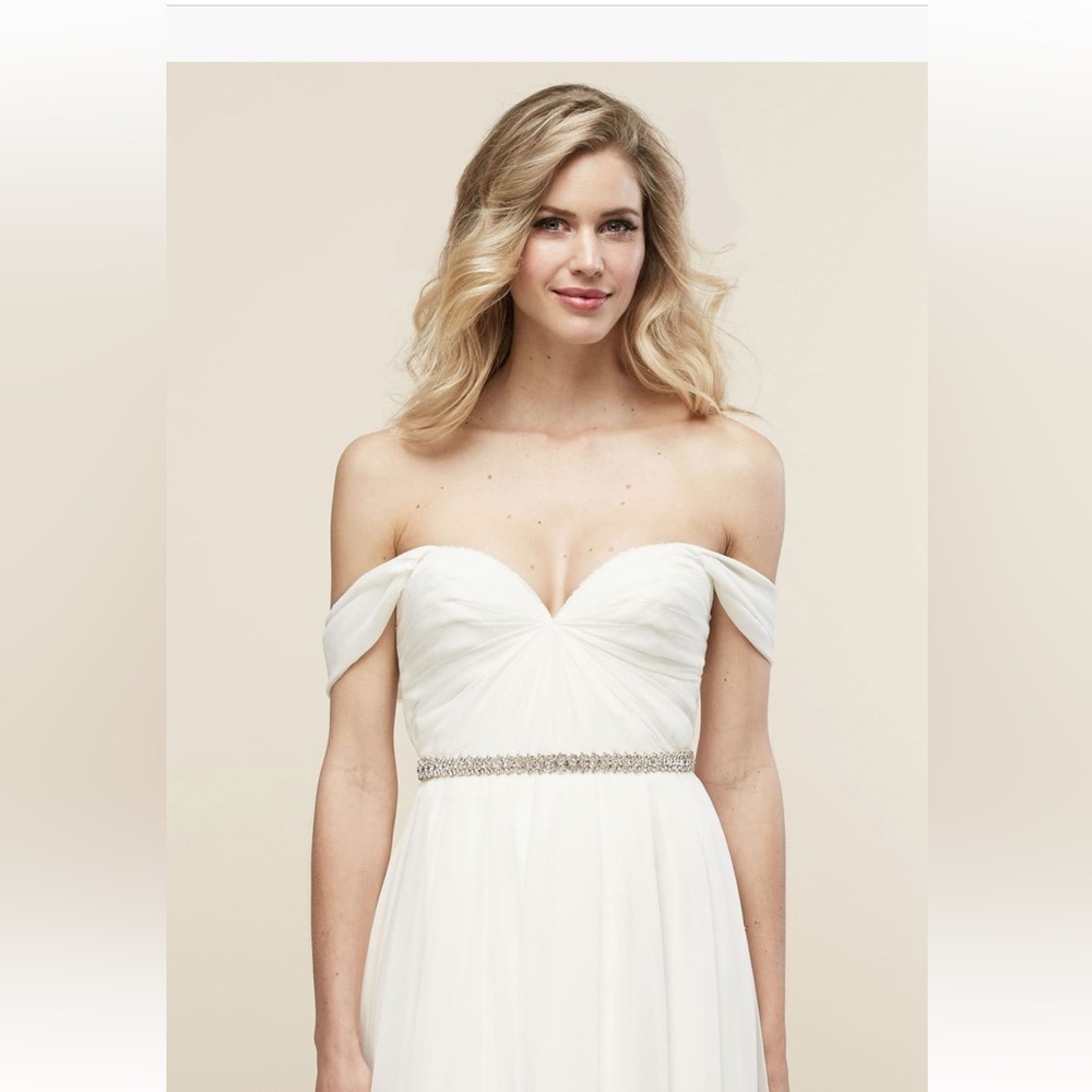 Untamed Petals by Amanda Judge belt with box gently used